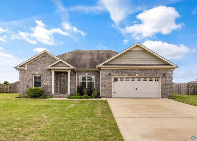 Property at 28298 Ferguson Ln, Toney, AL 35773, 3 beds, 2 baths