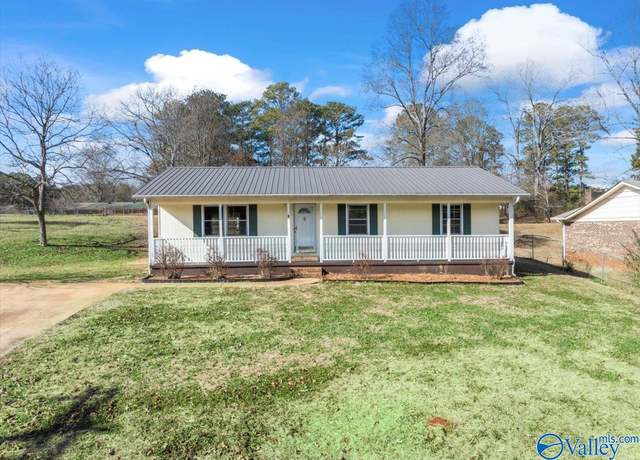 Property at 85 Woodmont Ln, Scottsboro, AL 35768, 3 beds, 2 baths