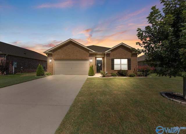 Property at 16182 Glenncrest Ln, Harvest, AL 35749, 4 beds, 2 baths