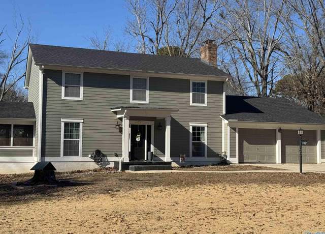 Property at 2821 Hunterwood Dr SE, Decatur, AL 35603, 4 beds, 2.5 baths