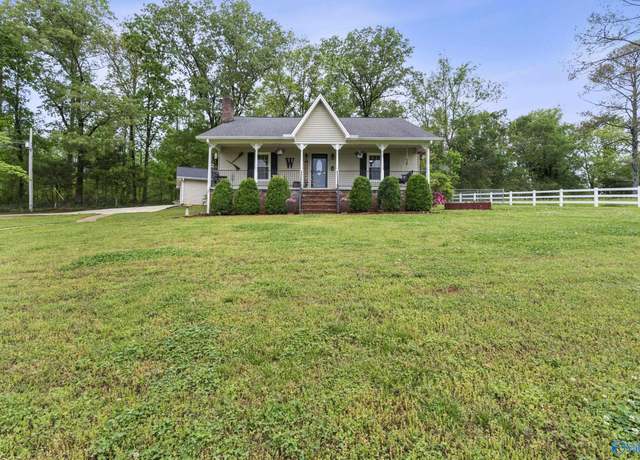 Property at 30880 Highway 72, Hollywood, AL 35752, 3 beds, 2.5 baths