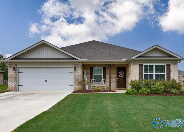 Property at 102 Lesson Cir, Owens Cross Roads, AL 35763, 4 beds, 2 baths