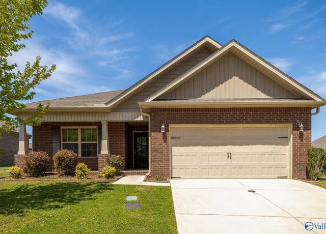 Property at 20537 Sabrina Ln, Athens, AL 35611, 3 beds, 2 baths