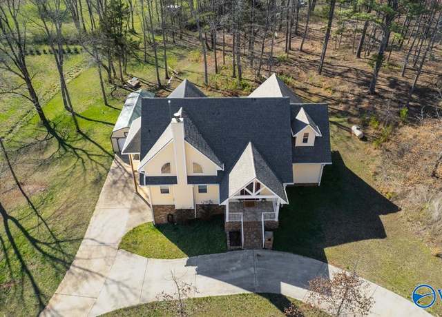 Property at 110 Aztec Trl, Gurley, AL 35748, 3 beds, 2.5 baths