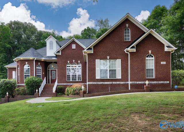 Property at 121 Lincarrie Ln, Harvest, AL 35749, 4 beds, 3.5 baths