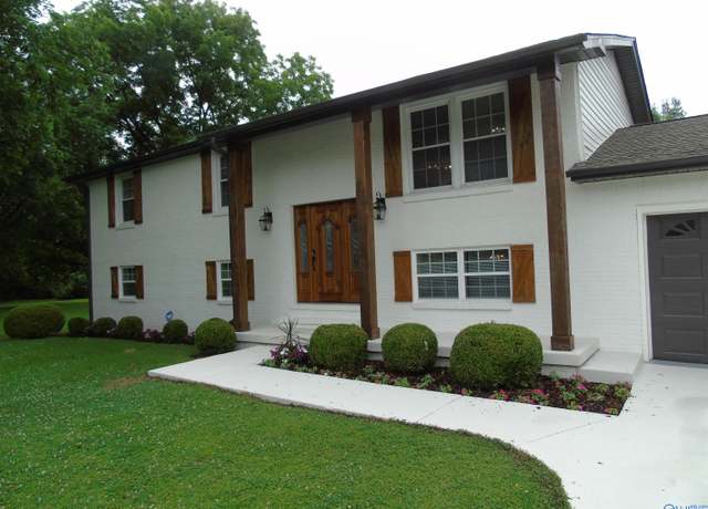 Property at 105 Strong Cir SE, Huntsville, AL 35802, 5 beds, 2 baths