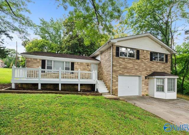 Property at 3129 Millbrook Dr NW, Huntsville, AL 35810, 5 beds, 3 baths