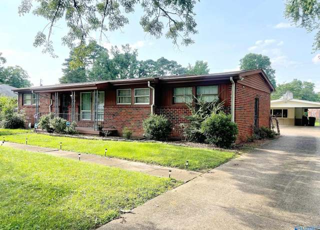 Property at 2118 NW Gilbreath Rd, Huntsville, AL 35810, 4 beds, 1.5 baths
