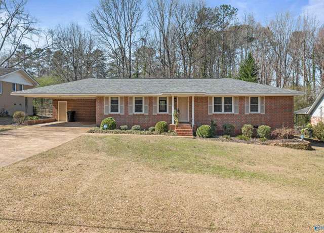 Property at 817 Woodmar Dr, Gadsden, AL 35906, 3 beds, 2 baths
