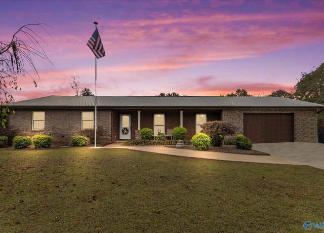 Property at 1707 Byron Rd, Scottsboro, AL 35769, 2 beds, 2 baths