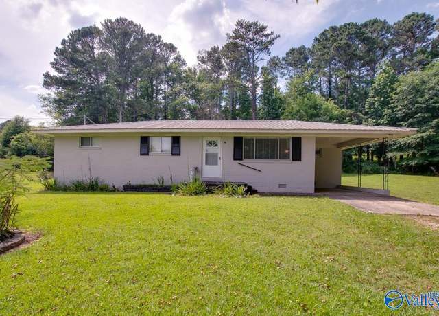 Property at 7615 Scottsboro Hwy, Scottsboro, AL 35769, 4 beds, 2 baths