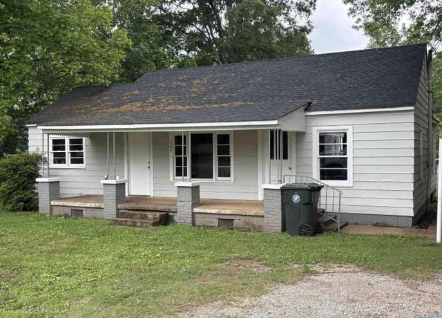 Property at 609 Horton St, Athens, AL 35611, 2 beds, 1 bath