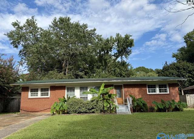 Property at 412 Ewing St W, Huntsville, AL 35805, 2 beds, 2 baths