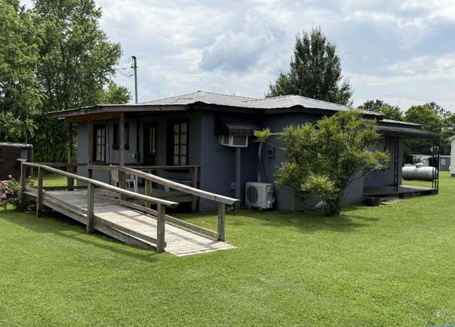 Property at 4094 County Road 66, Section, AL 35771, 2 beds, 1 bath