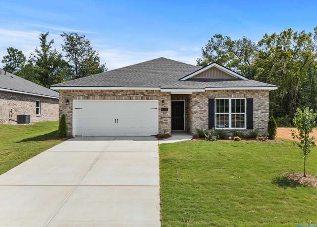 Property at 6220 Pisgah Dr NW, Huntsville, AL 35810, 3 beds, 2 baths