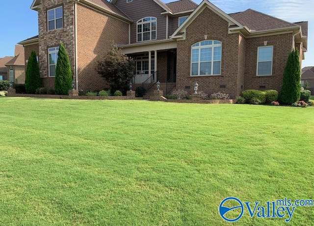Property at 123 Forest Ridge Dr, Huntsville, AL 35806, 4 beds, 4.5 baths
