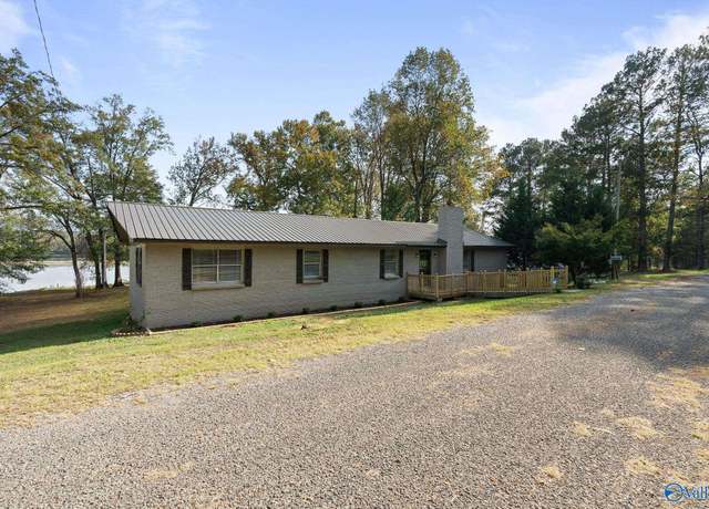 Property at 367 River Dr, Hollywood, AL 35752, 4 beds, 2 baths
