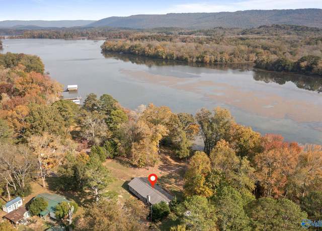 Property at 367 River Dr, Hollywood, AL 35752, 4 beds, 2 baths