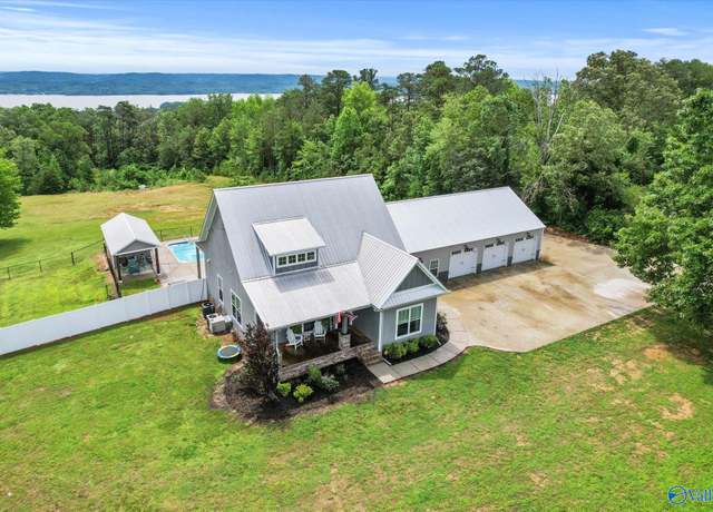 Property at 1700 Columbus City Rd, Scottsboro, AL 35769, 4 beds, 3 baths