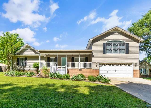 Property at 525 10th St, Arab, AL 35016, 4 beds, 3 baths