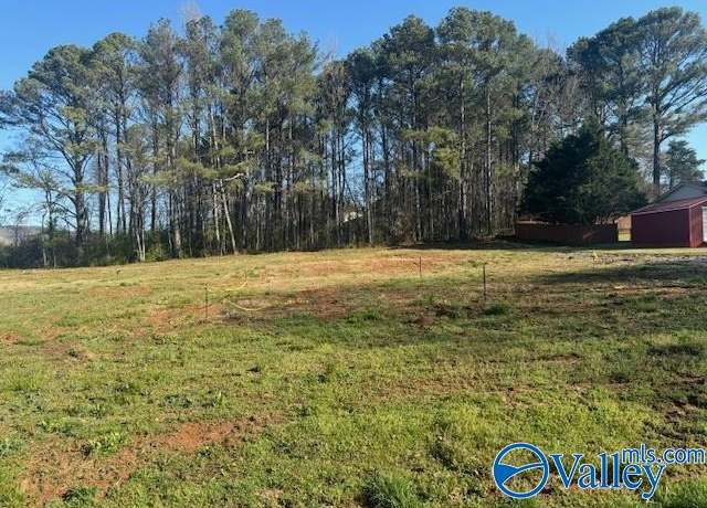 Property at 137 Knotty Walls Rd SE, Owens Cross Roads, AL 35763