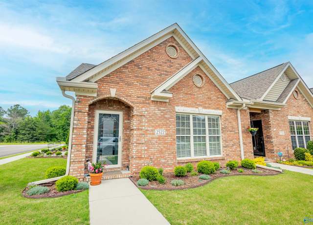 Property at 2522 Lindisfarne Dr SW, Decatur, AL 35603, 2 beds, 2 baths