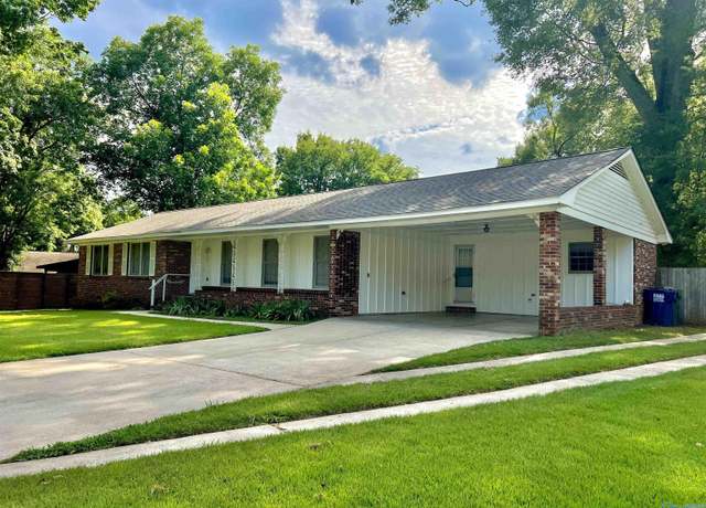 Property at 403 Hillmont Cir, Huntsville, AL 35805, 3 beds, 2 baths