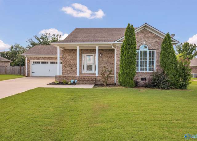 Property at 25721 Caldera Dr, Athens, AL 35613, 4 beds, 2 baths
