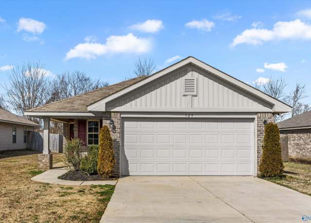 Property at 329 Mertle Dr NE, Huntsville, AL 35810, 4 beds, 2 baths