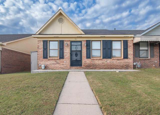Property at 311 Chestnut St NW, Hartselle, AL 35640, 2 beds, 2 baths