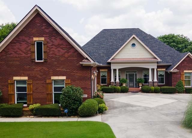 Property at 601 Smokey Mountain Cir, Huntsville, AL 35803, 3 beds, 4.5 baths