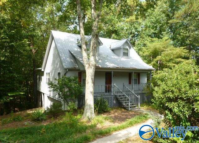 Property at 5615 Cherrywood Dr, Guntersville, AL 35976, 2 beds, 2 baths