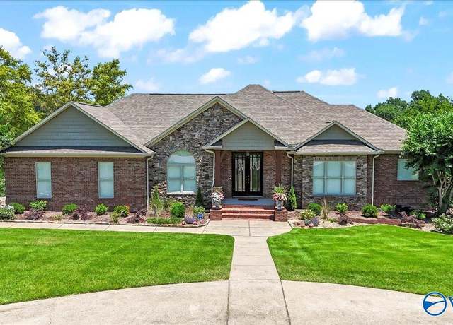 Property at 100 Spy Glass Cv, Guntersville, AL 35976, 4 beds, 5 baths