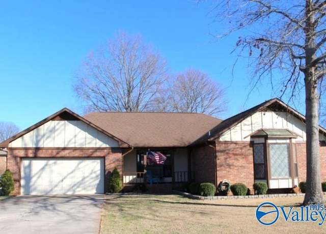 Property at 10315 Kipling Dr, Huntsville, AL 35803, 3 beds, 2 baths