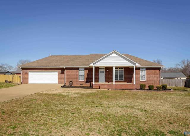 Property at 105 S Blue Heron Dr, Killen, AL 35645, 3 beds, 2 baths