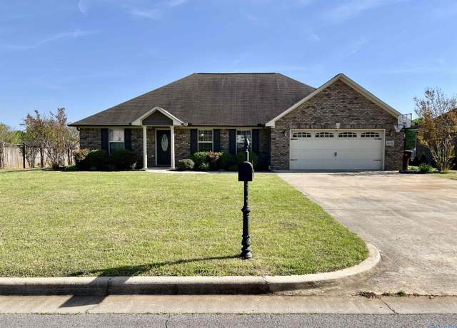 Property at 24036 Kadence Ln, Athens, AL 35613, 3 beds, 2 baths