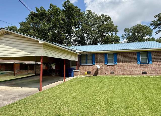 Property at 413 Highland Ave, Albertville, AL 35950, 3 beds, 2 baths
