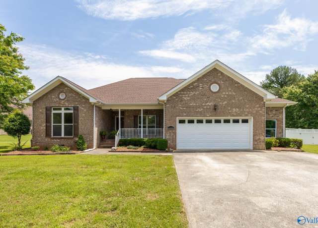 Property at 11228 Stewart Rd, Tanner, AL 35671, 4 beds, 3 baths