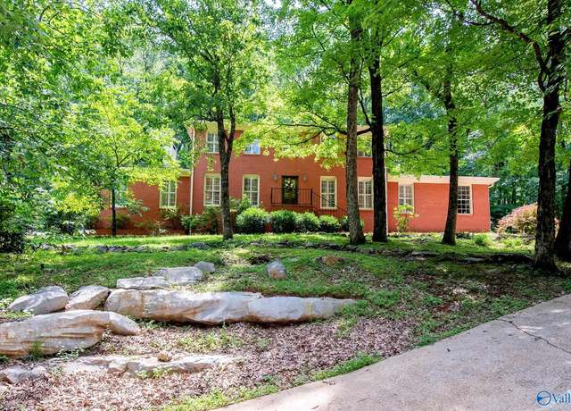 Property at 1508 Toney Dr SE, Huntsville, AL 35802, 4 beds, 3.5 baths