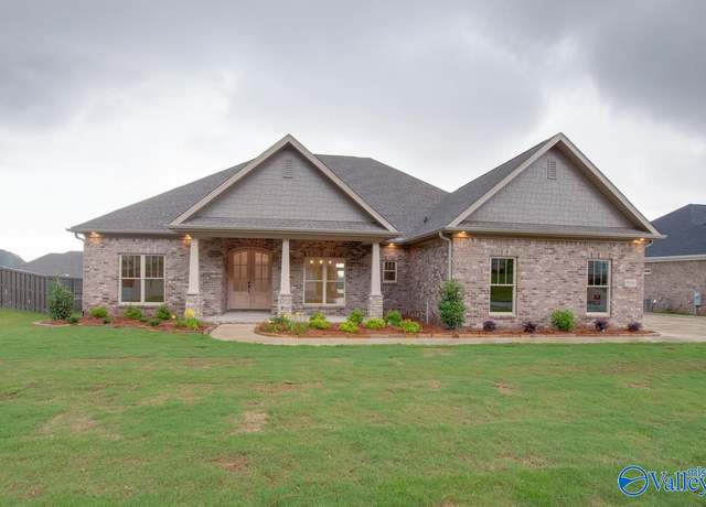 Property at 8061 Goose Ridge Dr, Owens Cross Roads, AL 35763, 4 beds, 3 baths