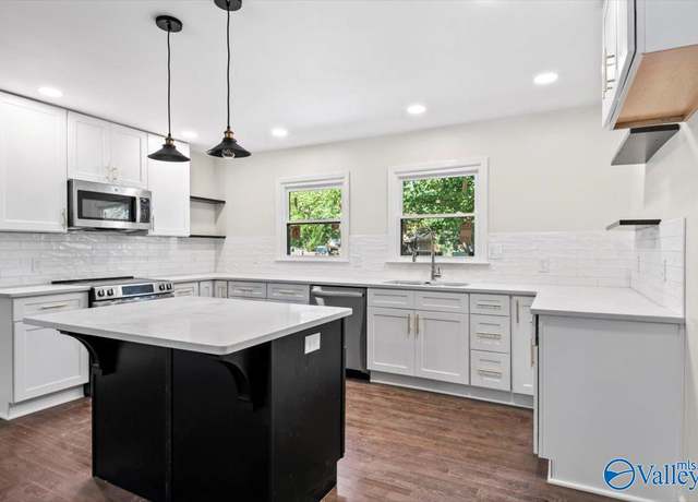 Property at 2500 Mastin Lake Rd NW, Huntsville, AL 35810, 3 beds, 2 baths