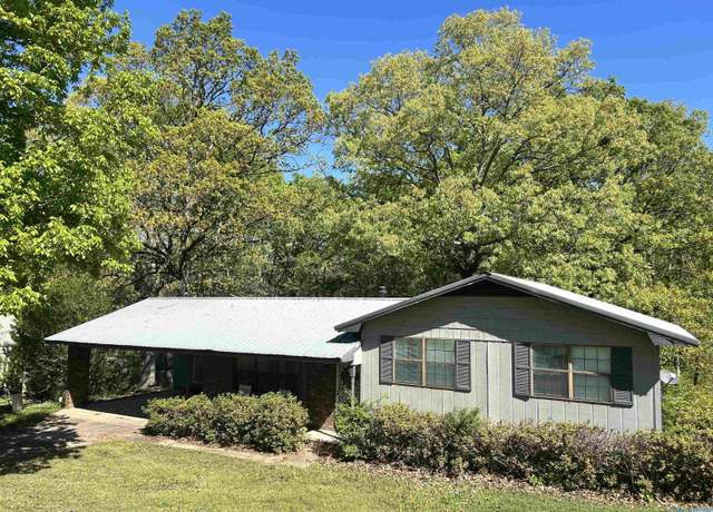 Property at 1313 Barry Rd, Anniston, AL 36206, 3 beds, 2 baths