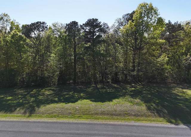 Property at 14 Worthington Ln, Guntersville, AL 35976