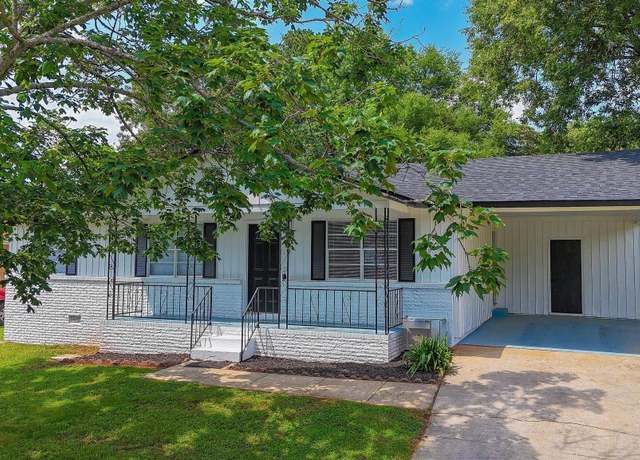 Property at 629 Dawson Ter NW, Huntsville, AL 35811, 4 beds, 2 baths