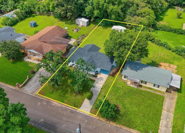 Property at 629 Dawson Ter NW, Huntsville, AL 35811, 4 beds, 2 baths