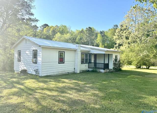 Property at 291 Hall Cir, Guntersville, AL 35976, 3 beds, 1 bath