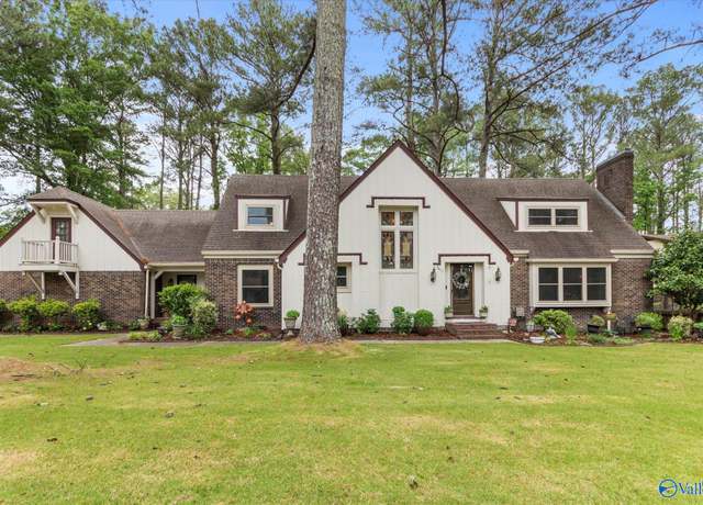 Property at 3417 Tanglewood Dr SW, Decatur, AL 35603, 5 beds, 4.5 baths