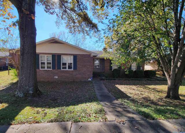 Property at 226 Lily Flagg Rd SE, Huntsville, AL 35802, 3 beds, 2 baths