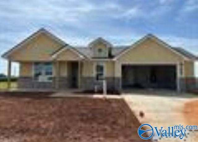 Property at 21886 Huntington Pike, Athens, AL 35613, 4 beds, 3 baths