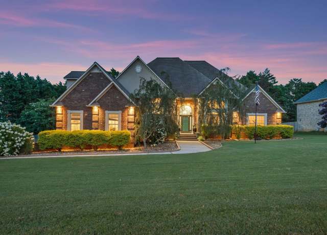 Property at 24174 Chadwick Dr, Athens, AL 35613, 4 beds, 3 baths